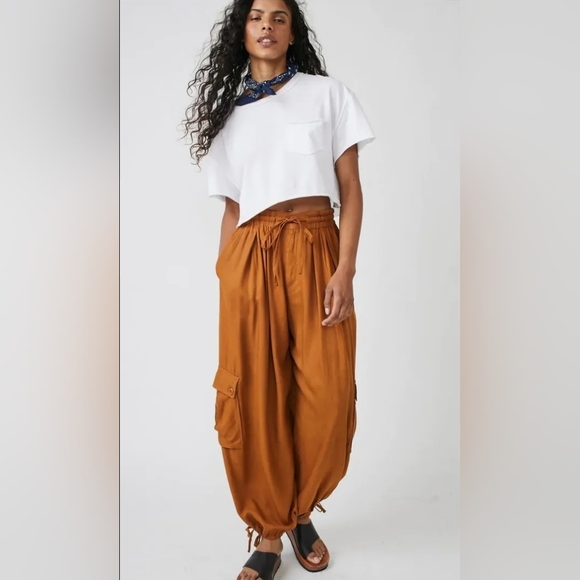 Free People Pants - NWOT Free People Palash Solid Cargo Pants in Goldenrod Size Small